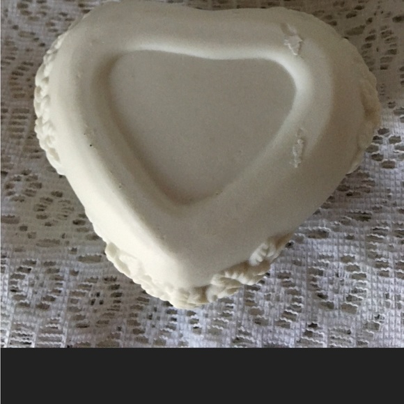 Ornate Heart Trinket Box - Picture 7 of 11